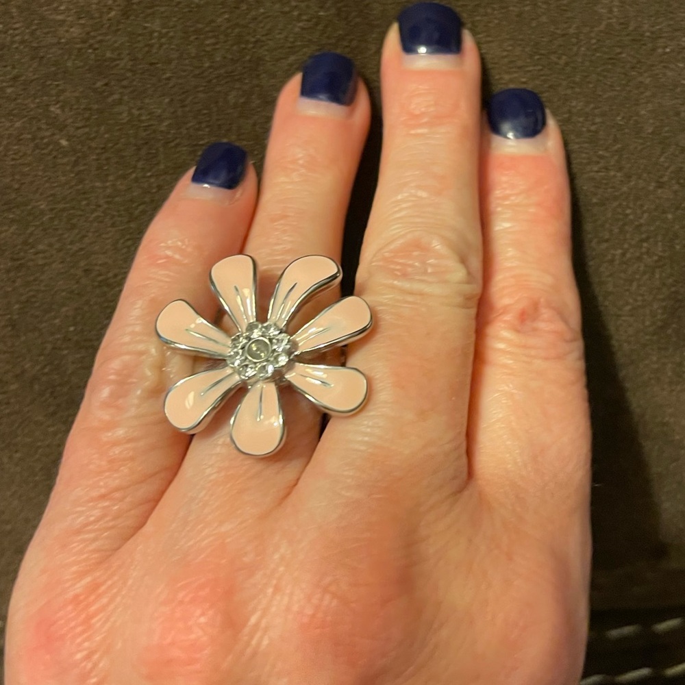 Pink flower cocktail ring. Very good condition. - Picture 4 of 4